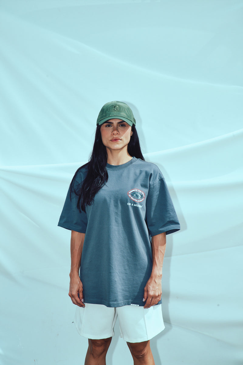 Raised by the hills Oversized T-Shirt — Grey — vista 9