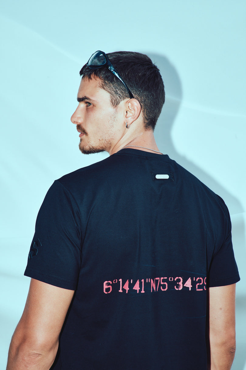 Regular fit black sofs travel