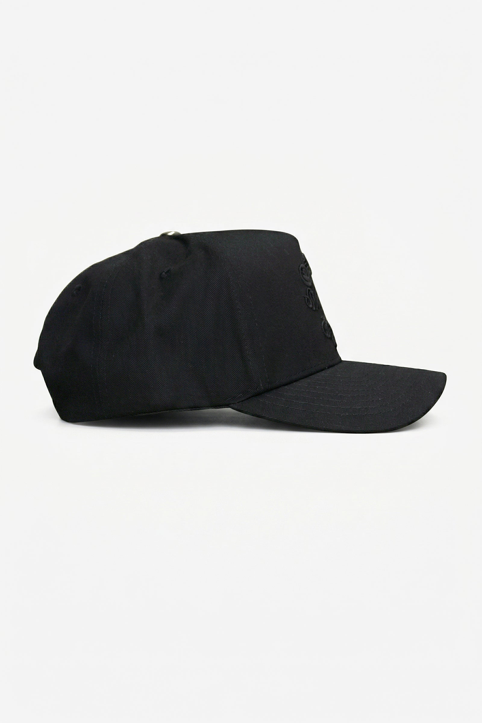 Special Edition Cap — Black on Black — vista 2