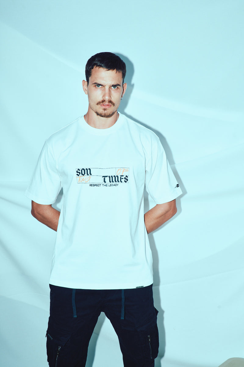 Raised by the hills Oversized T-Shirt — White — vista 2