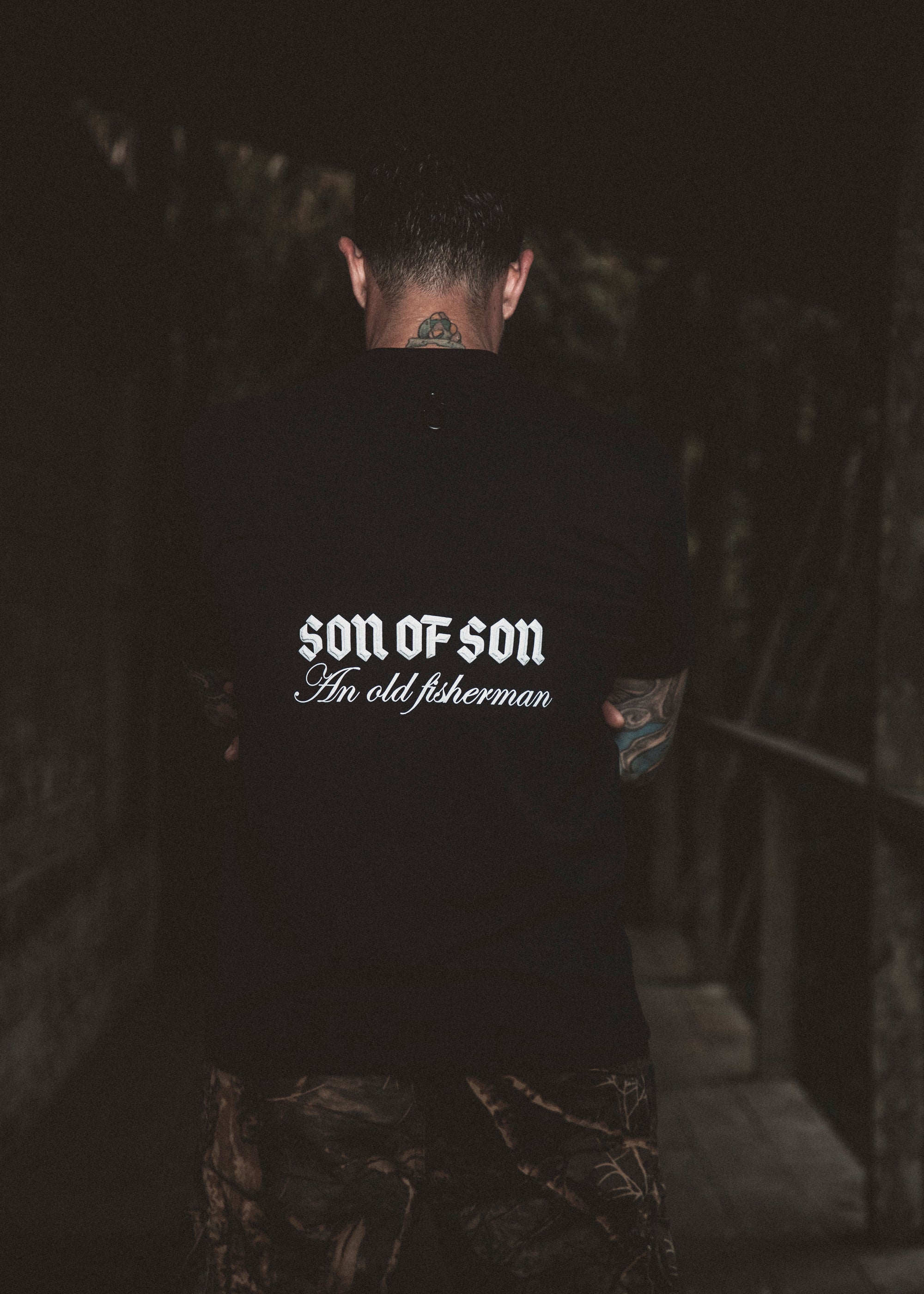 Fisherman Regular T-Shirt — Black — vista 8